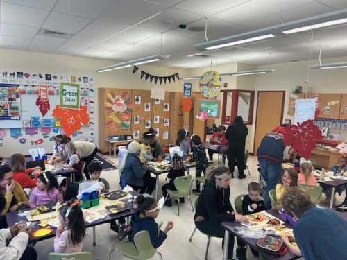 Kindergarten classroom Thanksgiving dinner and craft with parents and students at Lockley 